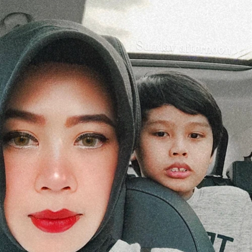 Vina Destria Saputri