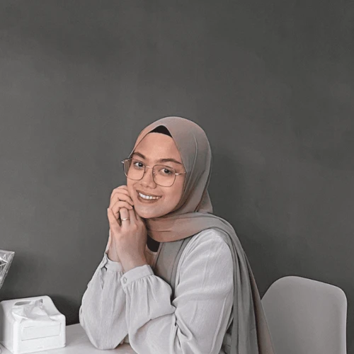 Latifa M