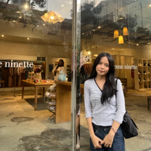 Najla Dewi Effendi